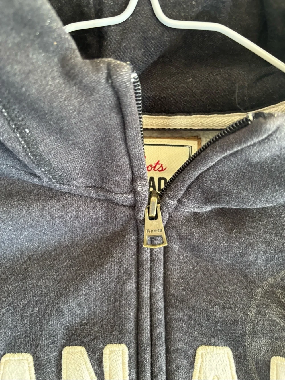 Roots Canada Maple Leaf Forever Zip Hoodie Size Small Unisex - Picture 10 of 15